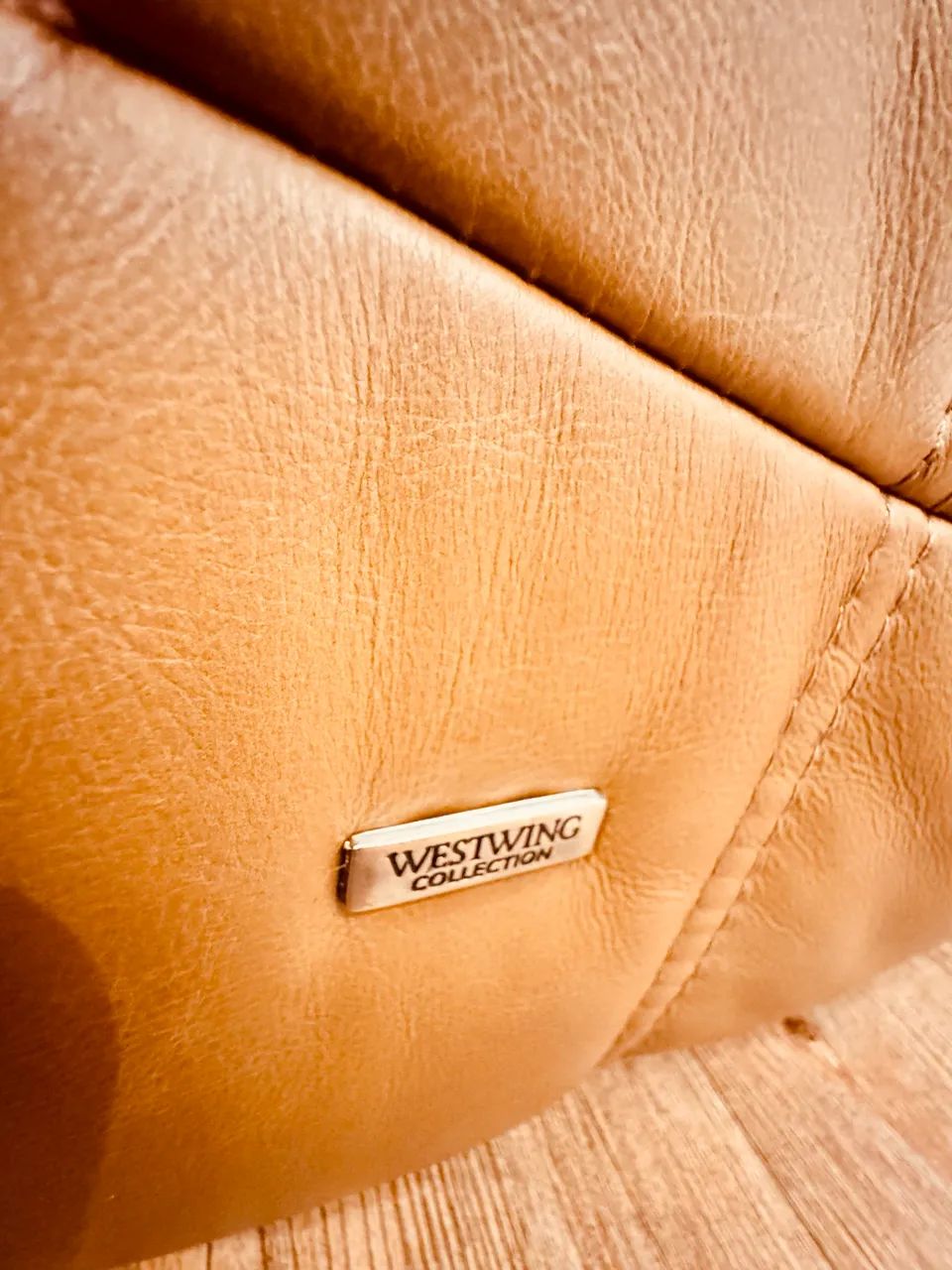 Poltrona Nirvana em Couro Marrom Westwing Collection - Foto 2