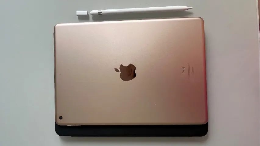 Ipad 7 geração 32gb Wifi + Apple Pencil 1 - Foto 2
