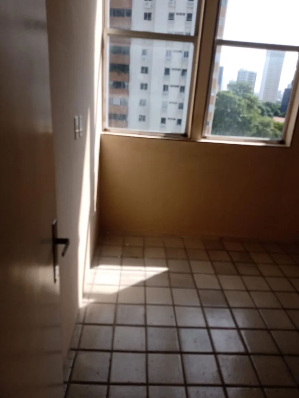 Alugo ótimo apartamento no Derby - Foto 3