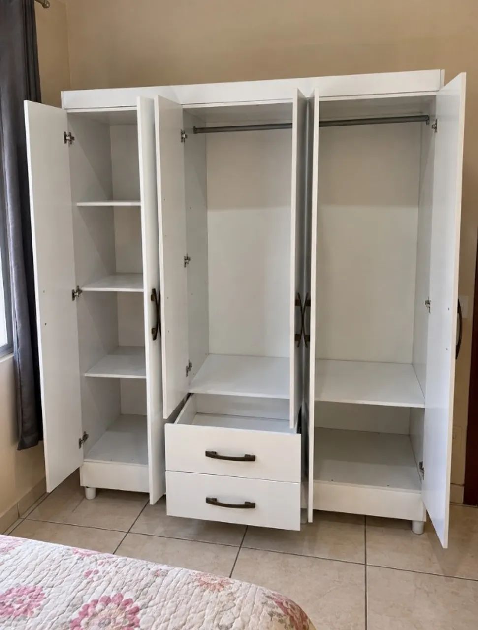 Guarda Roupas Casal Com Espelho (Produto Novo)