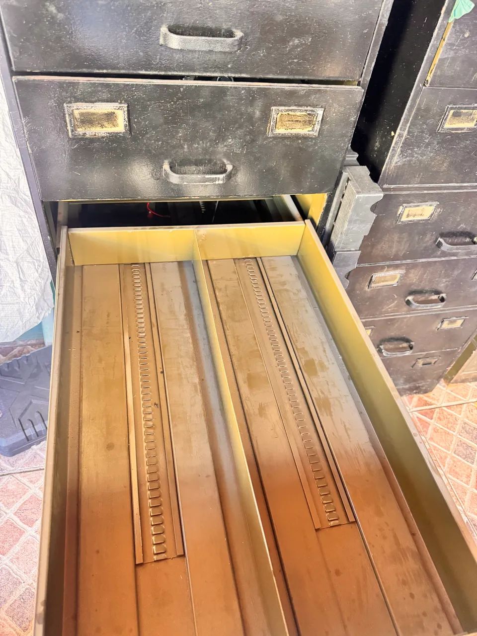 Armários de ferro gavetas grandes 