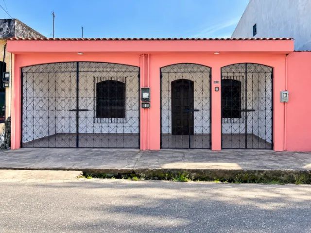 Venda !! Casa 4/4 3 Banheiros - Cidade Nova