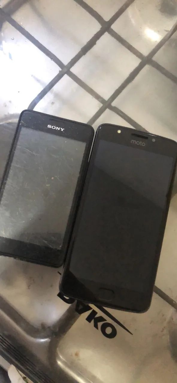 ?Lote de 2 celulares para peças 