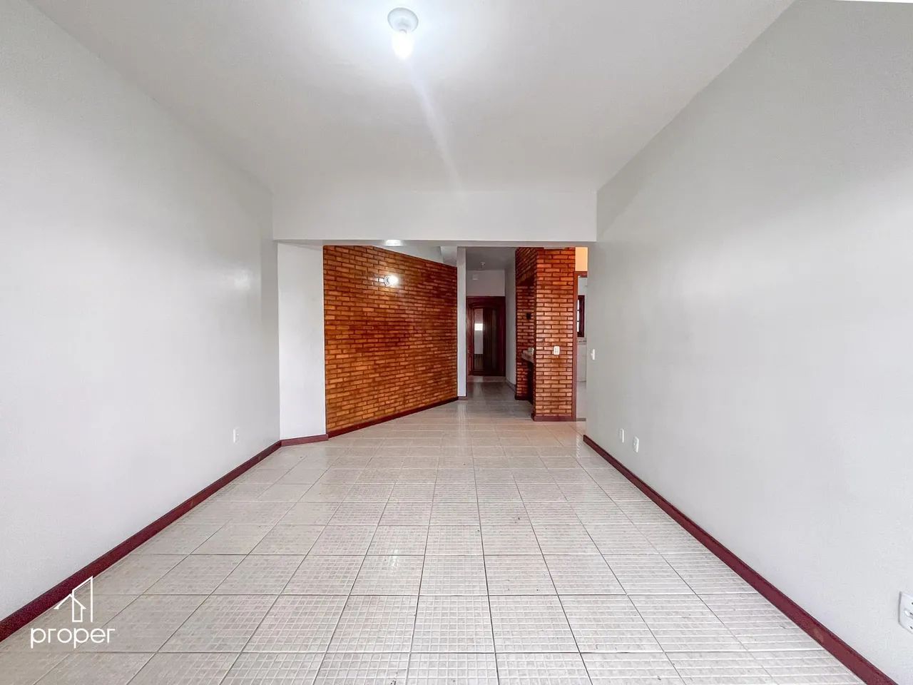 Apartamento com sacada para aluguel no Centro - Pelotas/RS - Foto 2