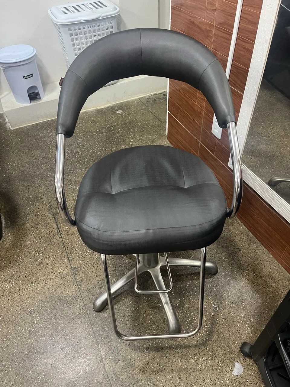 Vendo cadeira de cabeleira  - Foto 2