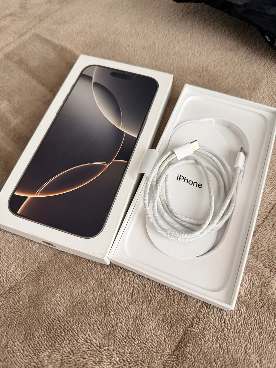 iPhone 16 Pro Max - Estado de Zero / Bateria 94%/ Completo - Foto 2