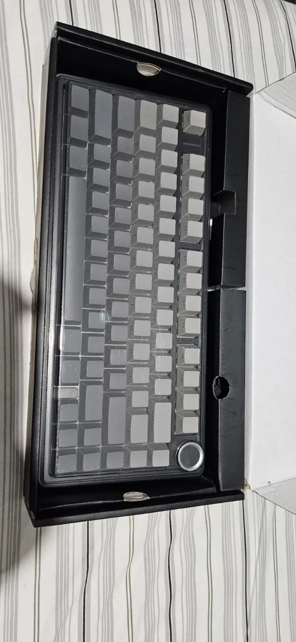Teclado Mecânico AULA F75 Versao Gradient Black, Switch Reaper Axis - Foto 3