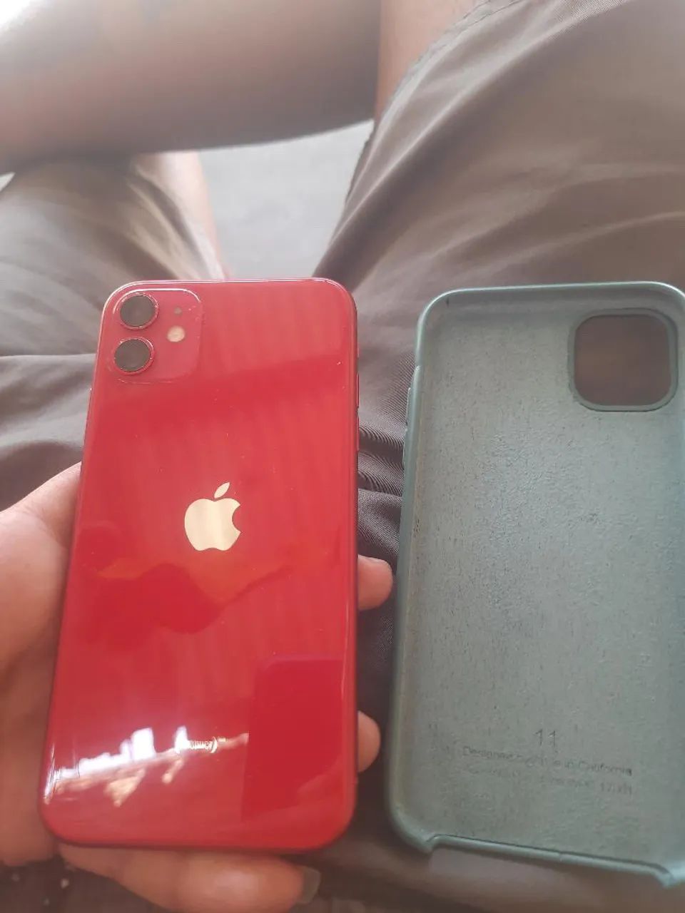 iPhone vermelho 11 ,de 128 gb apenas com marcas de uso  - Foto 4