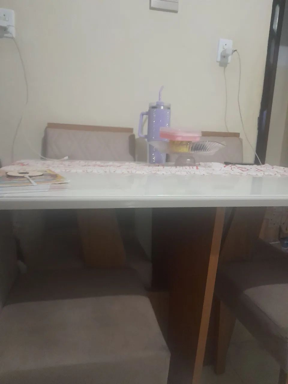 Vendo uma mesa
