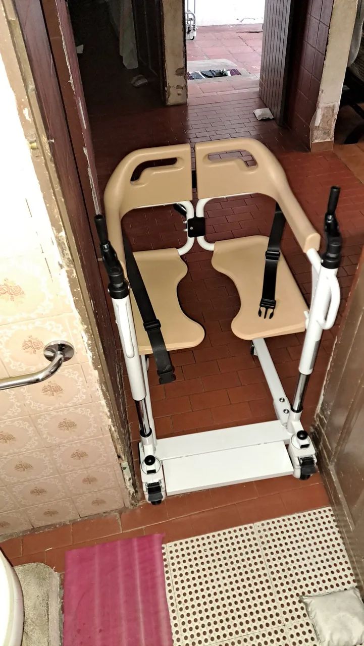 Cadeira de banho e transferência multiuso Longevitech - Foto 2