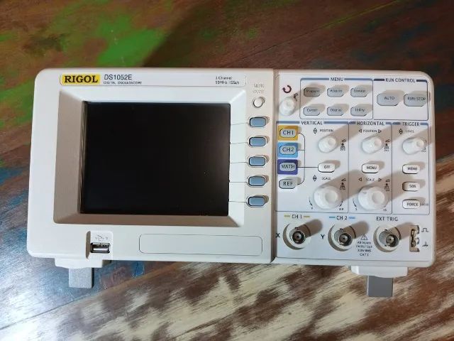 Osciloscópio digital Rigol DS1052E - Foto 2