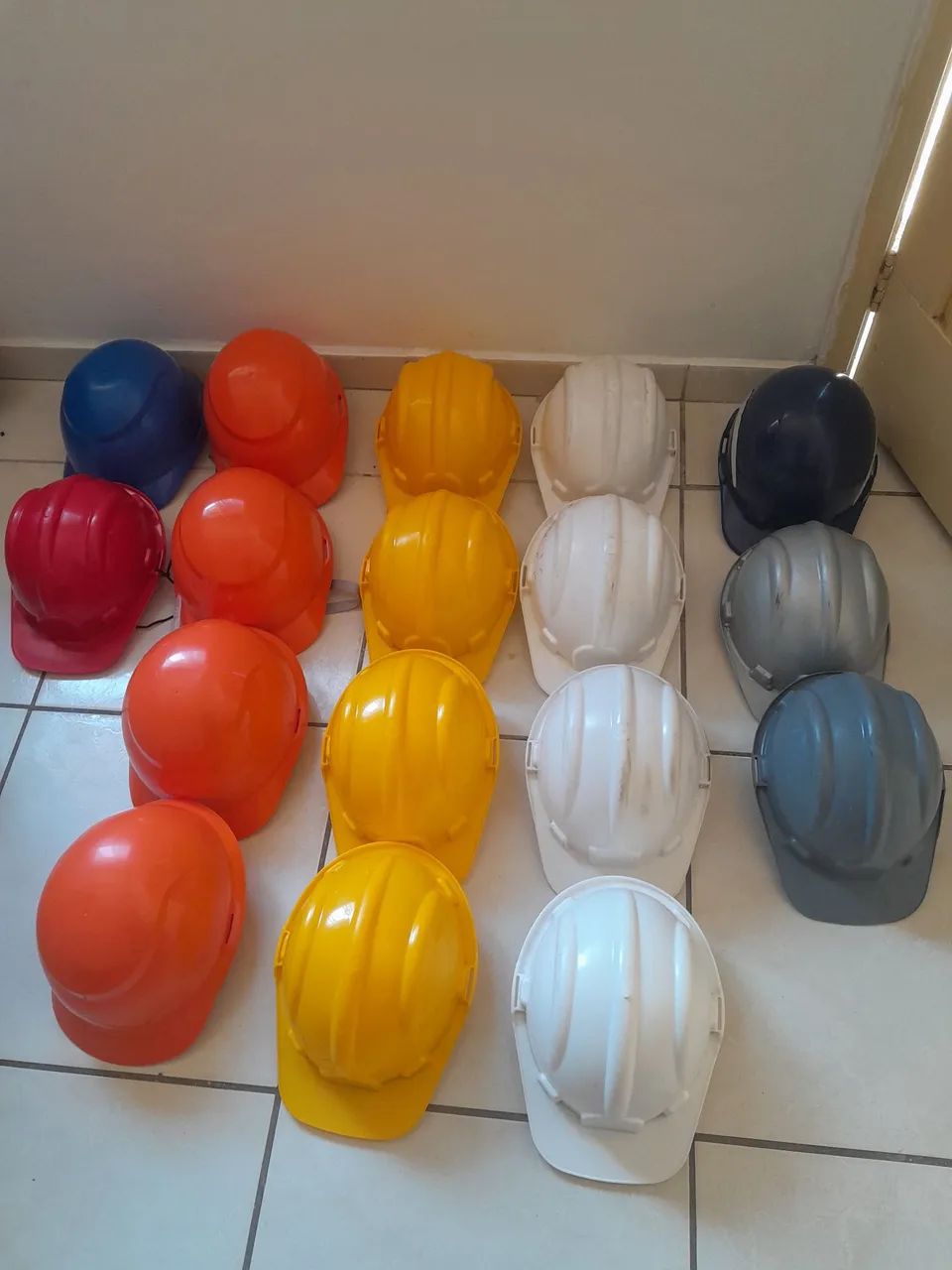 Capacete aba frontal