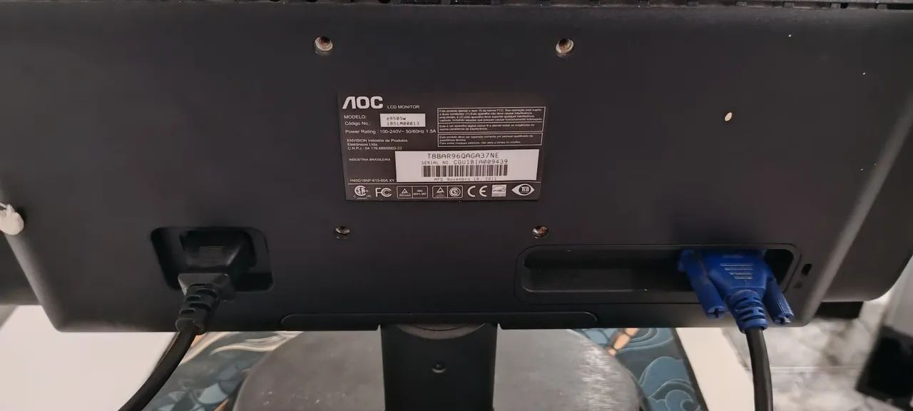 Monitor AOC 19 polegadas com defeito no led  - Foto 3