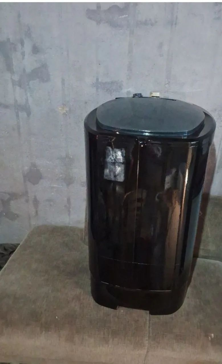 Vendo esta máquina de lavar 20 kilos conservada nao troco 
