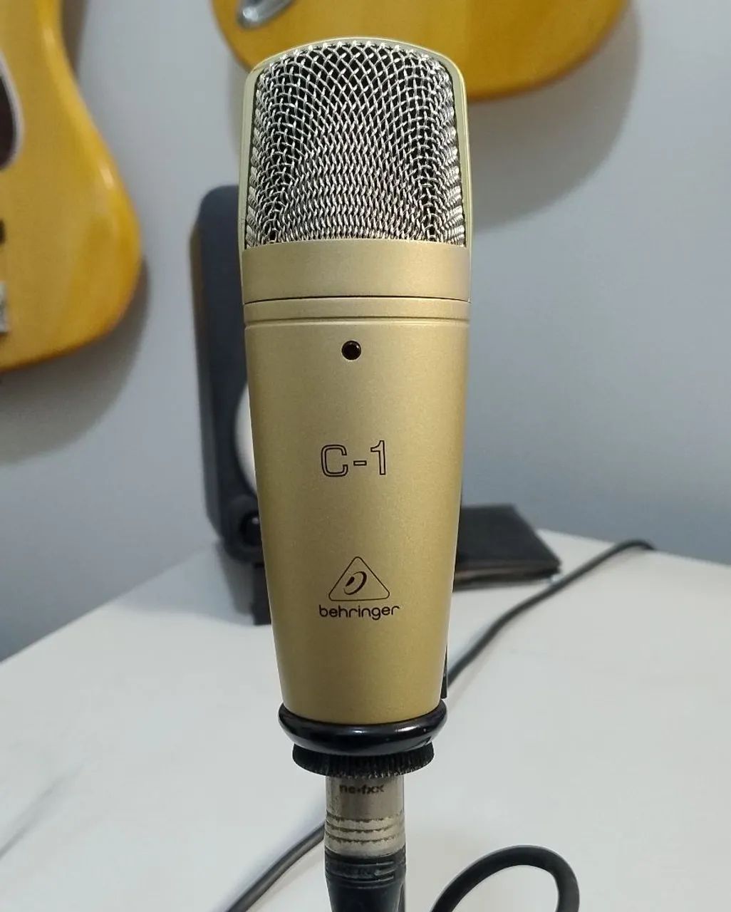 Microfone condensador Behringer C1 
