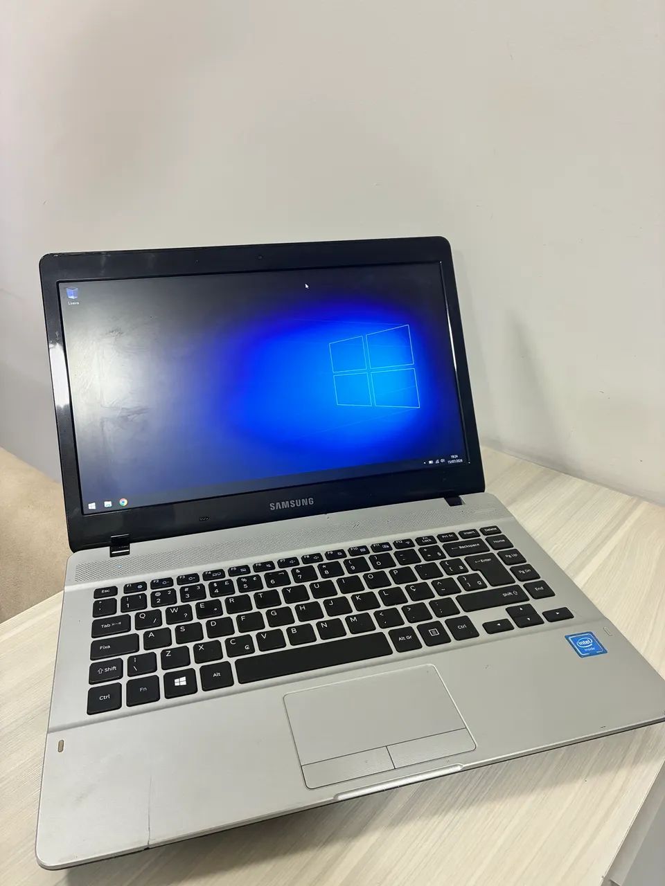 Notebook Samsung Essentials 