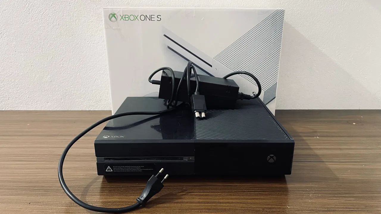 X Box One Fat ( com defeito no botão ) 