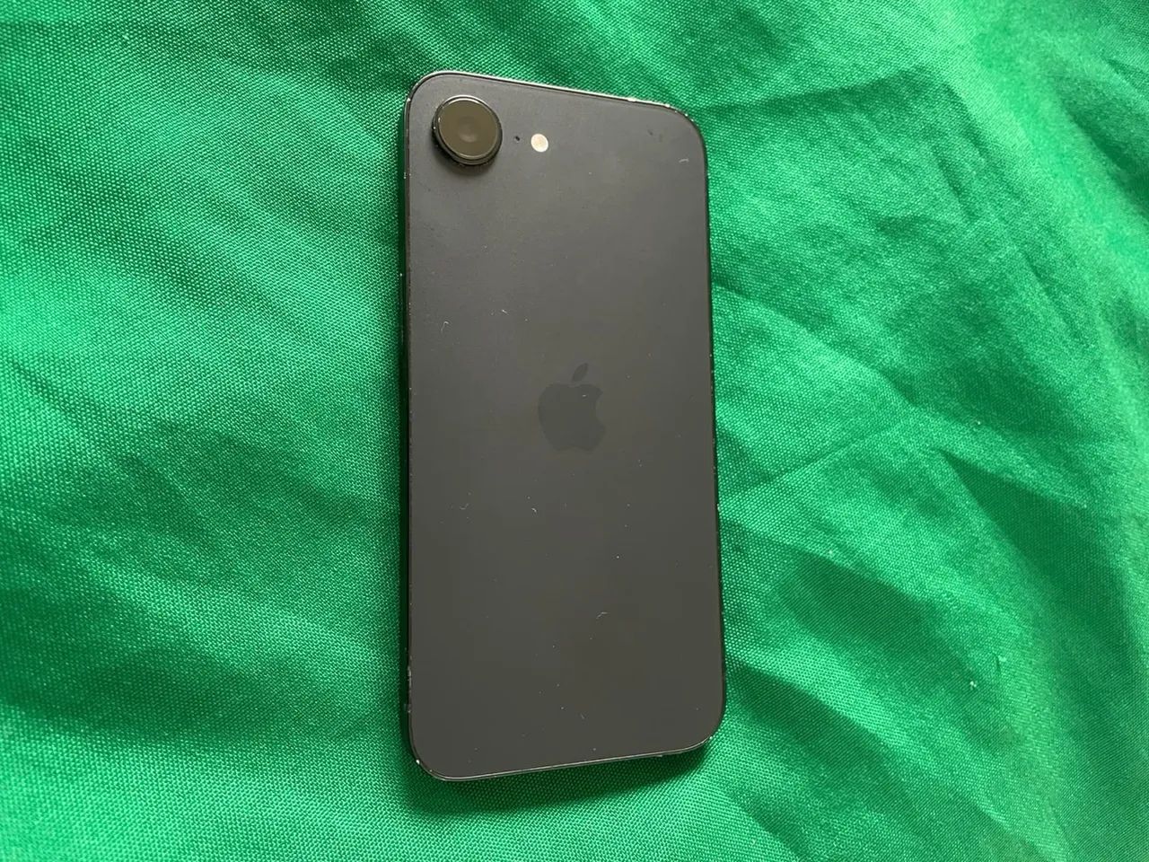 IPHONE 16E 128G - R$2.800,00