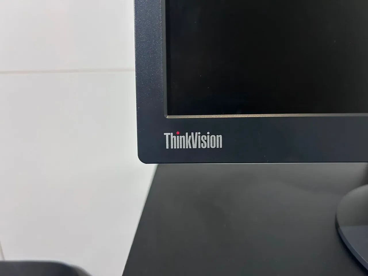 Monitor Lenovo E20-1B 19 5' - Foto 3