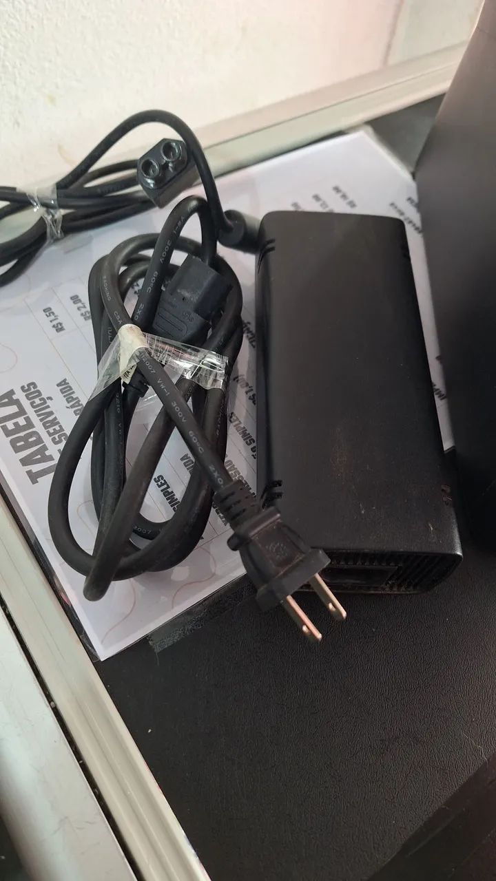 VENDE XBOX 360 SLIM COM ( AVARIA) - Foto 4