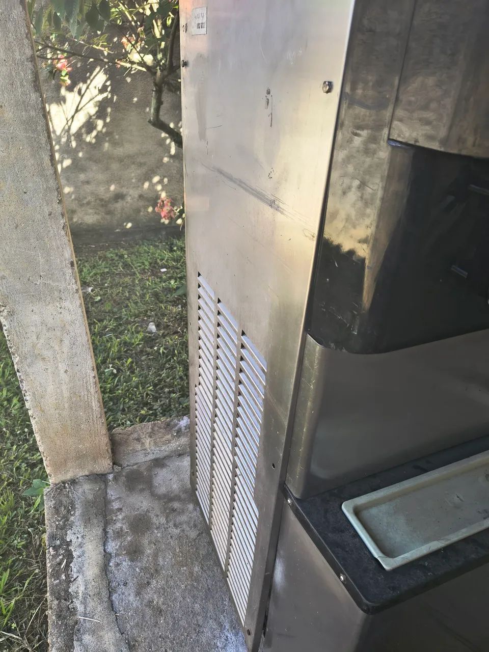 Vendo máquina de sorvete profissional  - Foto 2