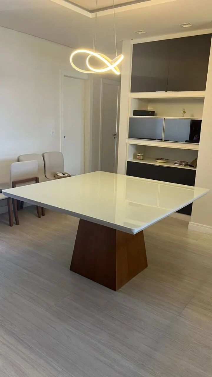 Mesa de jantar quadrada com 6 cadeiras - Foto 2