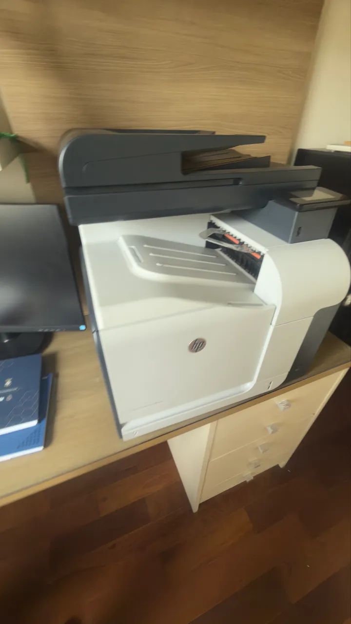 HP LaserJet Pro 500 Color MFP M570dn - Foto 2