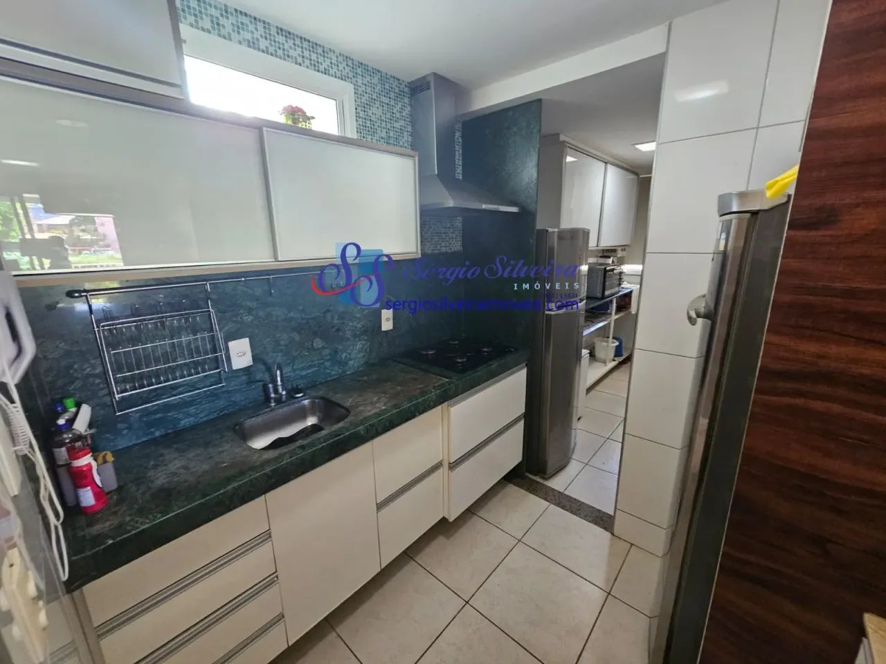 Apartamento nascente, térreo e mobiliado no Porto das Dunas. - Foto 2