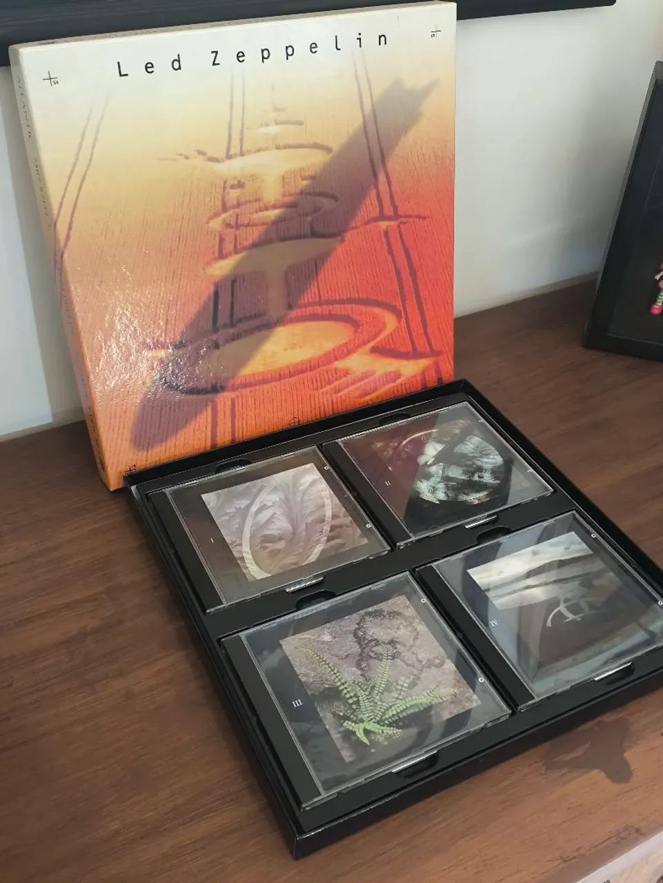 LED ZEPPELIN 芸者　美品コレクターCD Box Set - Led Zeppelin - 4 Discos + Revista Colecionador - CDs