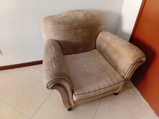 Sofá e Poltrona antiga Chipandelle em bom estado - Foto 2