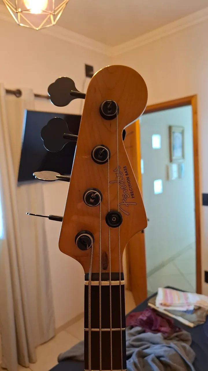 Precision Bass Squier Yako 90s - Foto 4