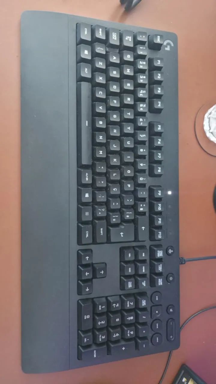 Teclado Gamer Logitech G213 - Foto 2
