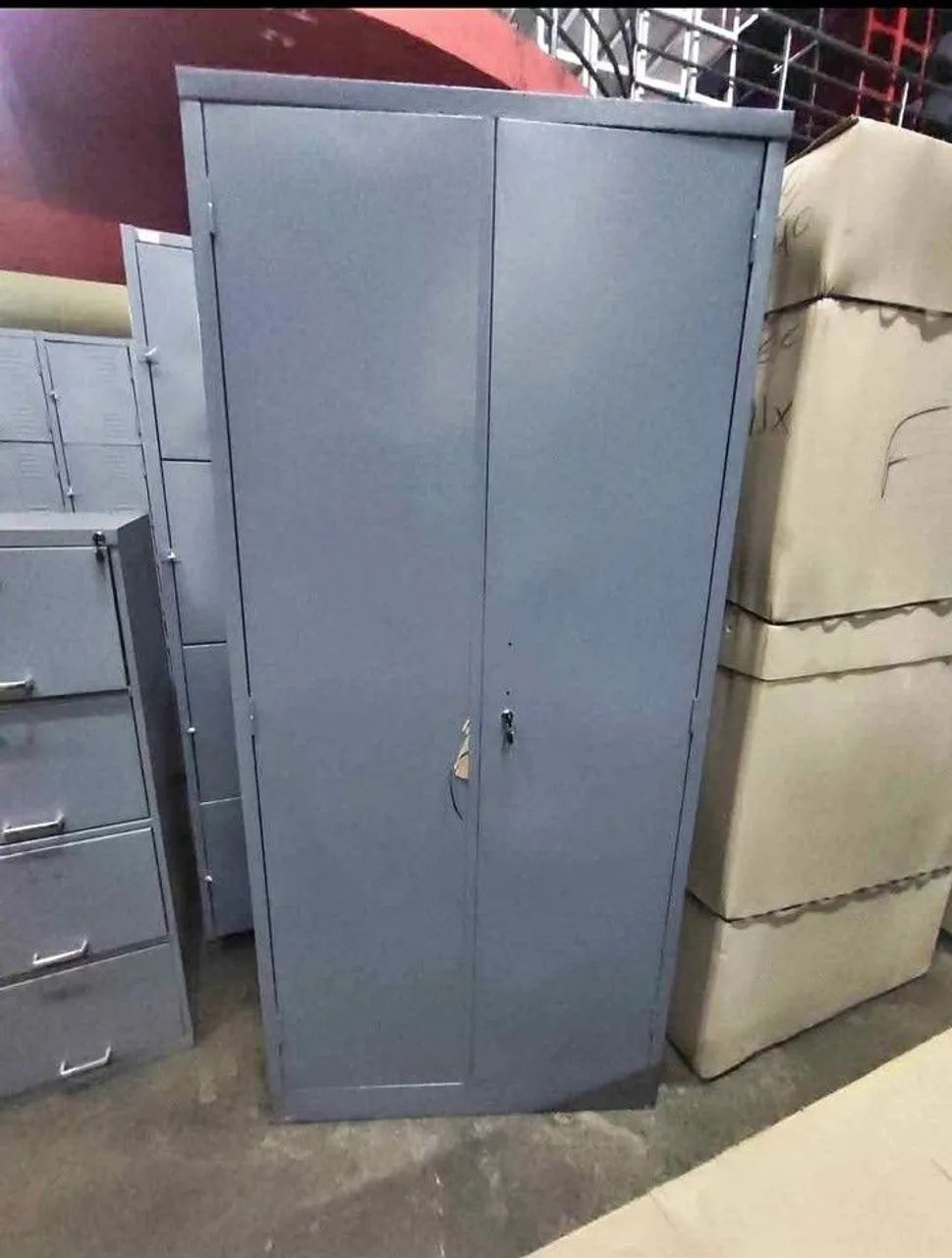 ARMÁRIO DE AÇO CINZA NOVO 