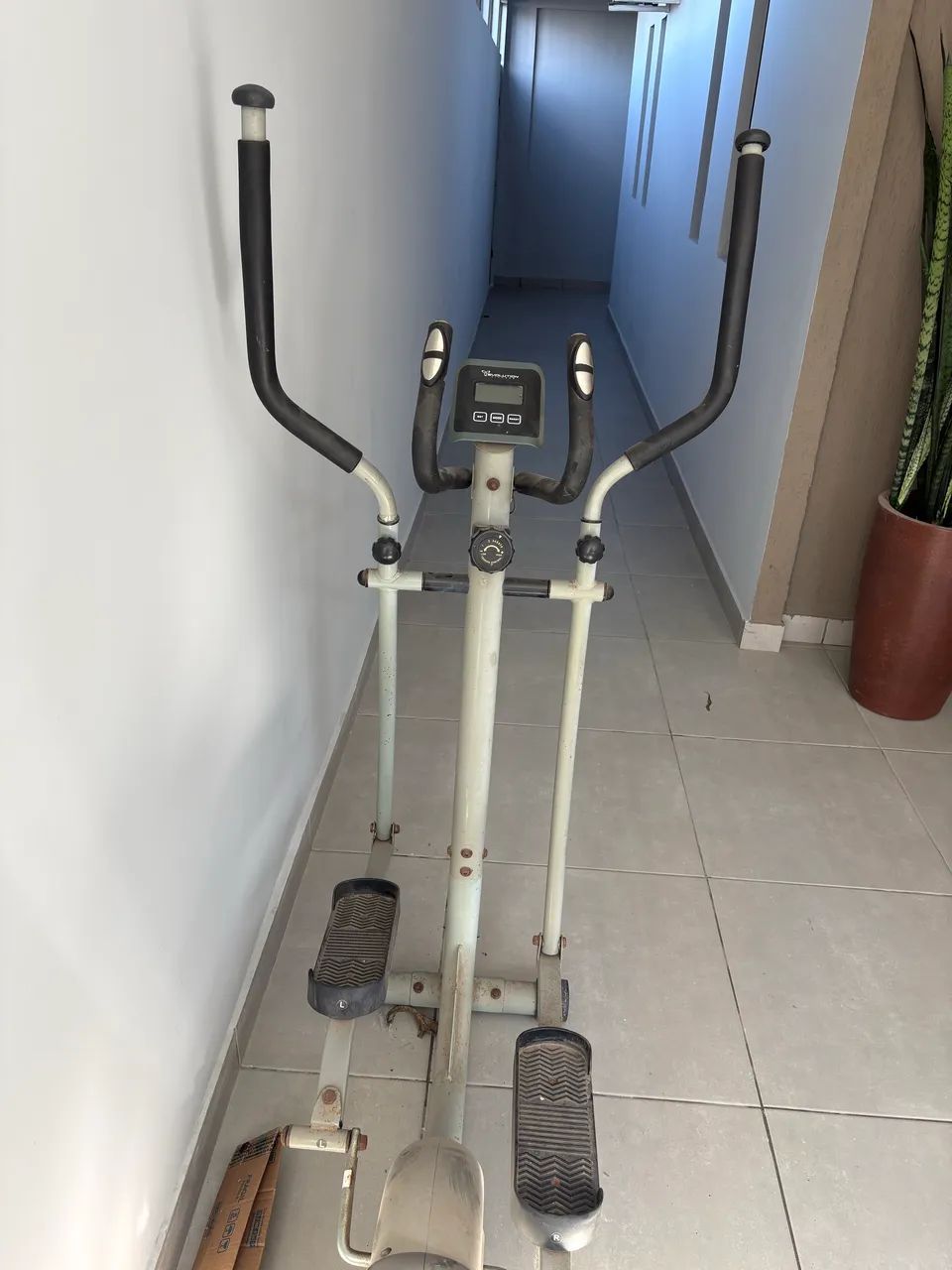 Elíptico e cama elástica  - Foto 2
