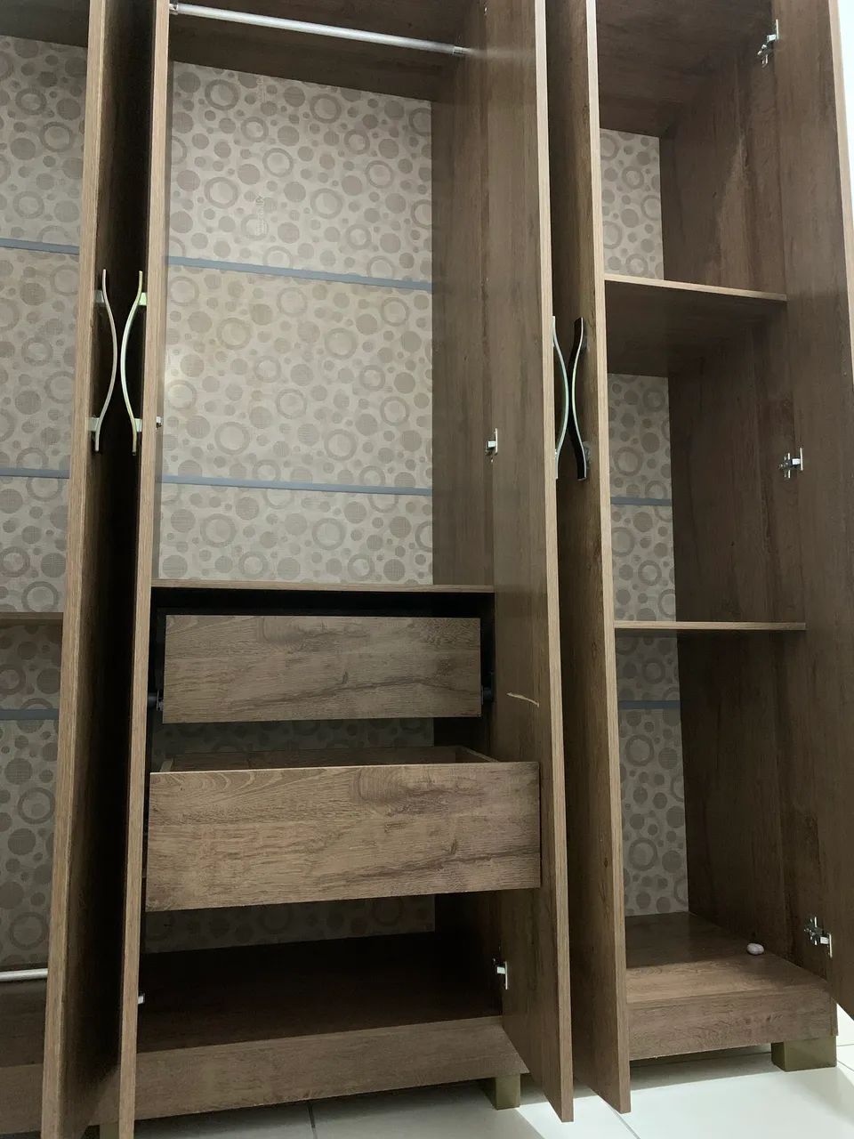 Guarda-roupa de 6 portas  - Foto 2