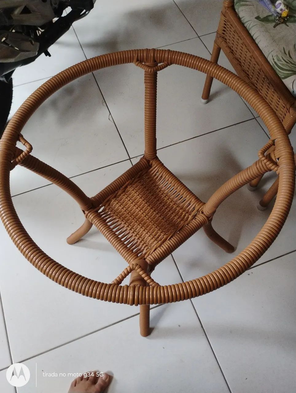 2 cadeiras e uma mesa de alumínio para área. - Foto 3