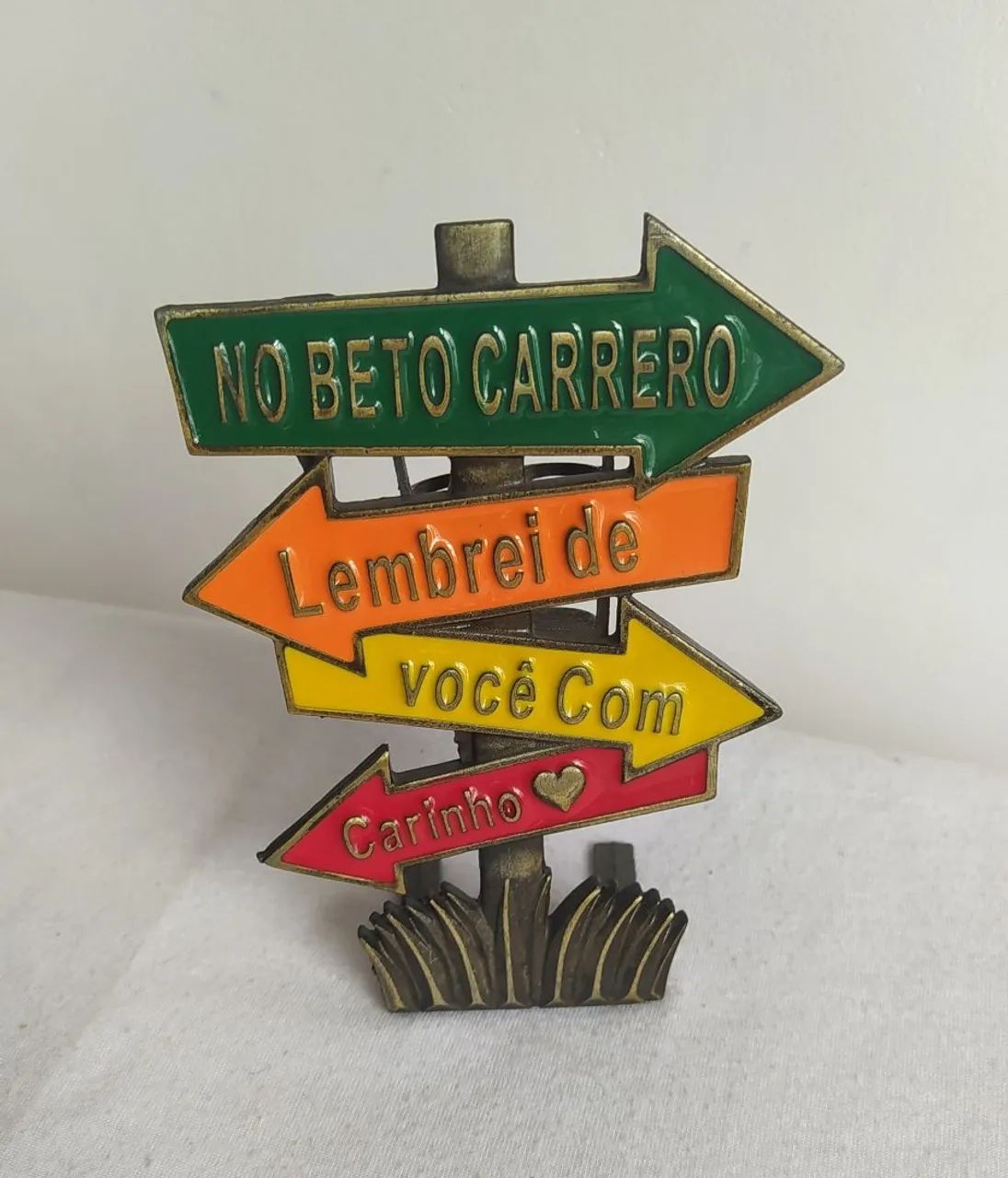 Placa Souvenir Colecionável em forma de placa, com acabamento colorido. - Foto 3