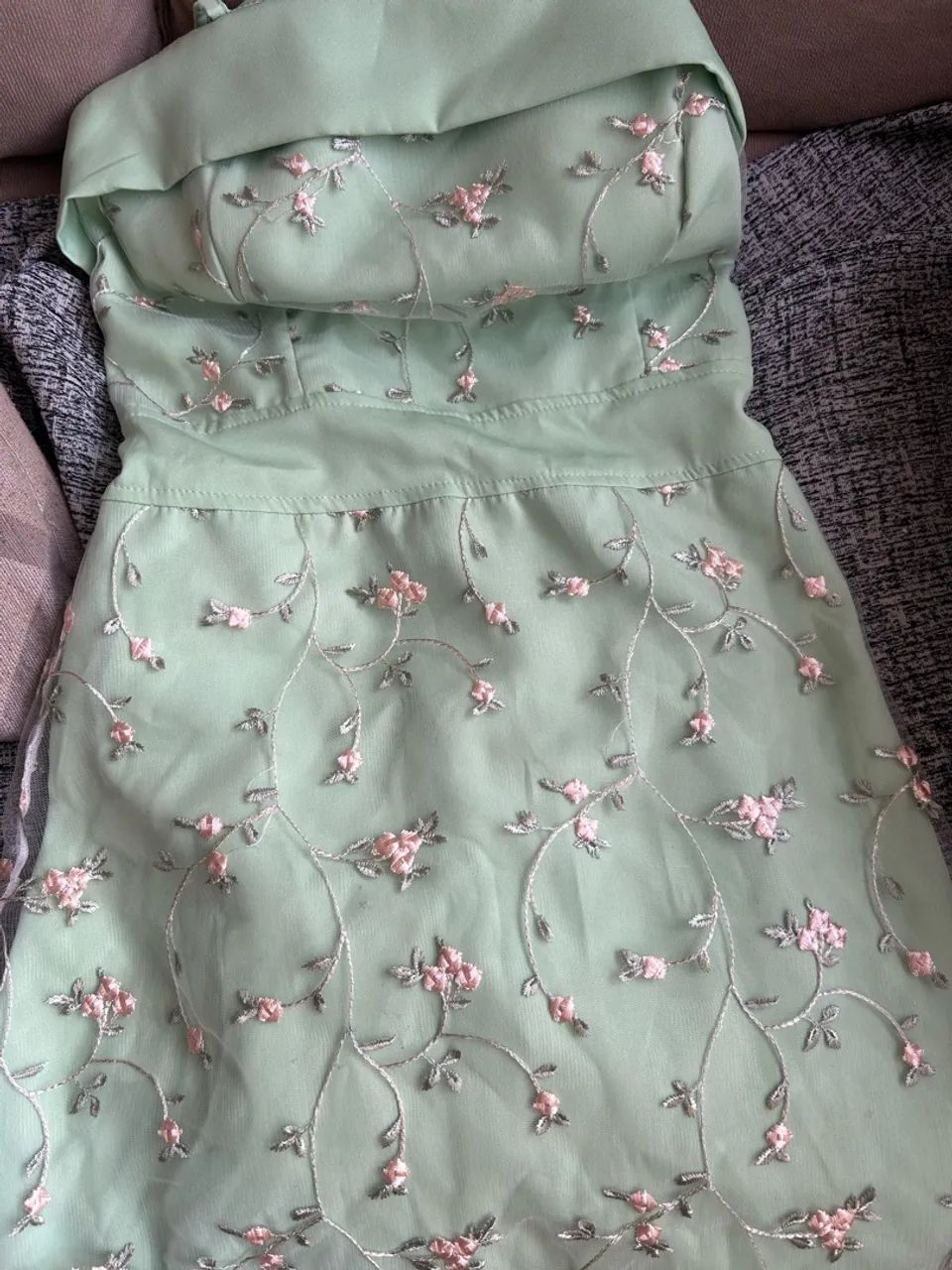 Vestido verde de renda 