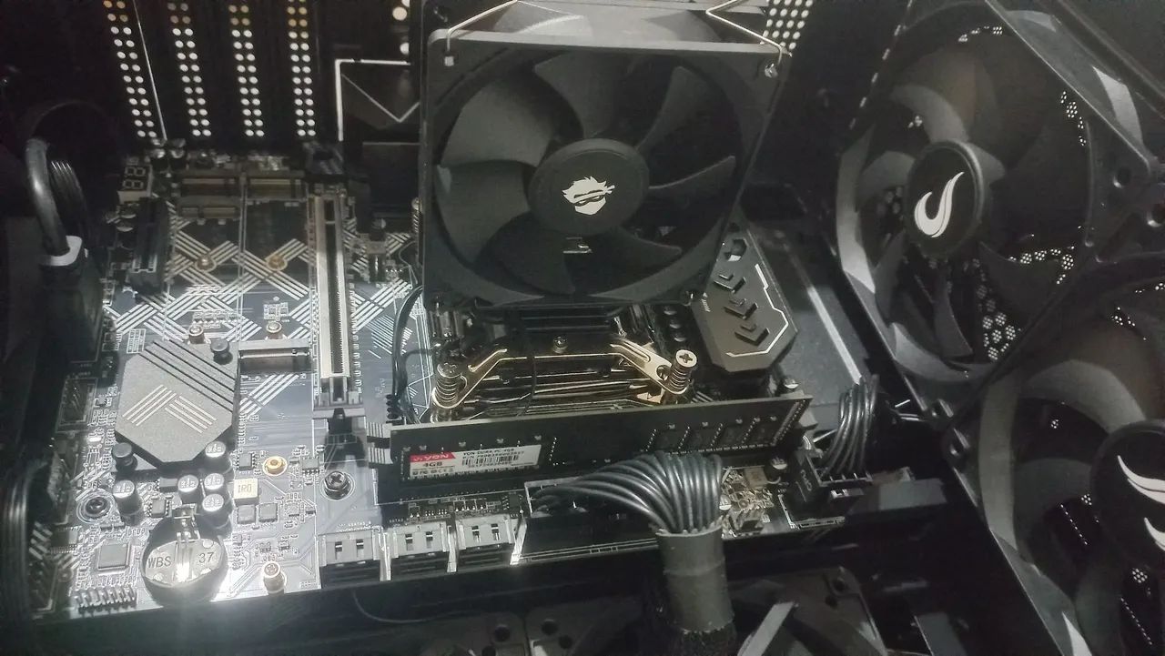 Placa mãe v9s + processador e memoria ram