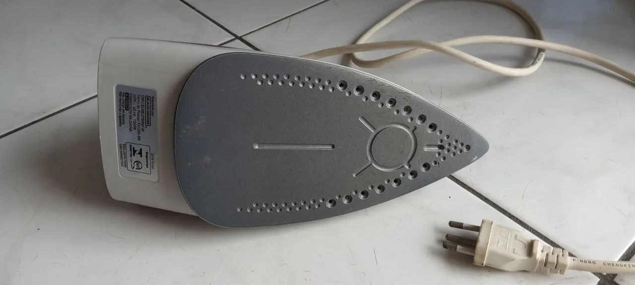 Ferro de passar a vapor black+decker fx1000 - Foto 3