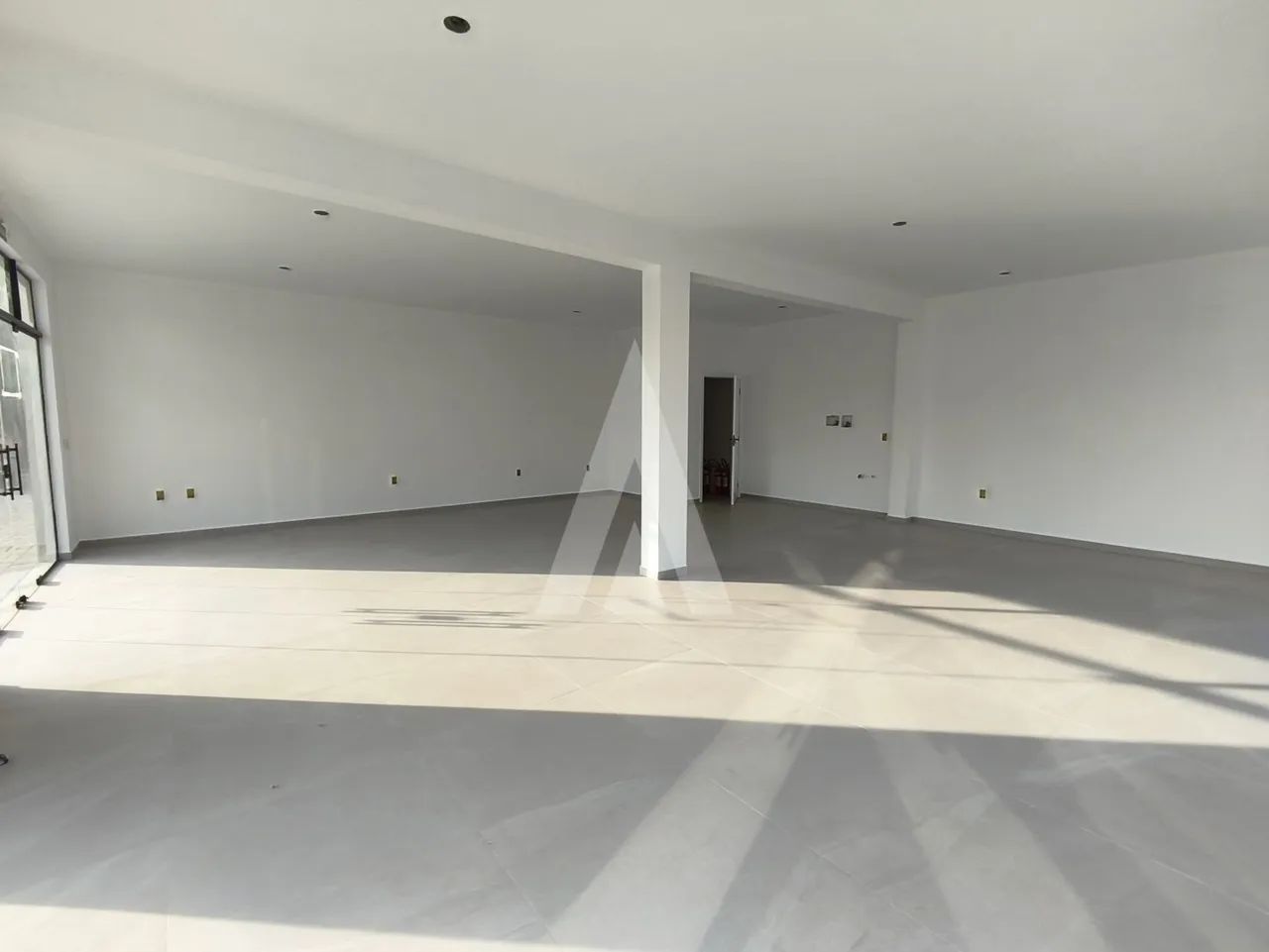 LOJA 91,60M², ANITA GARIBALDI - Foto 3