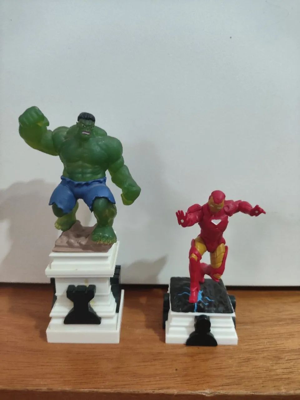 Kit miniaturas da Marvel de xadrez colecionáveis Hulk e homem de ferro