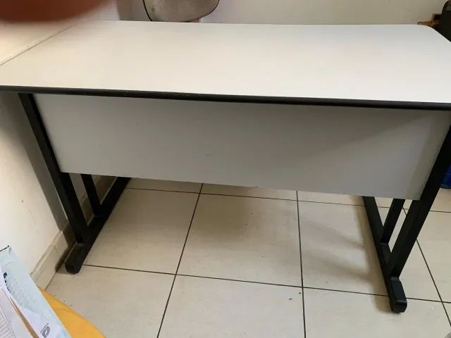 MESA DE ESCRITÓRIO