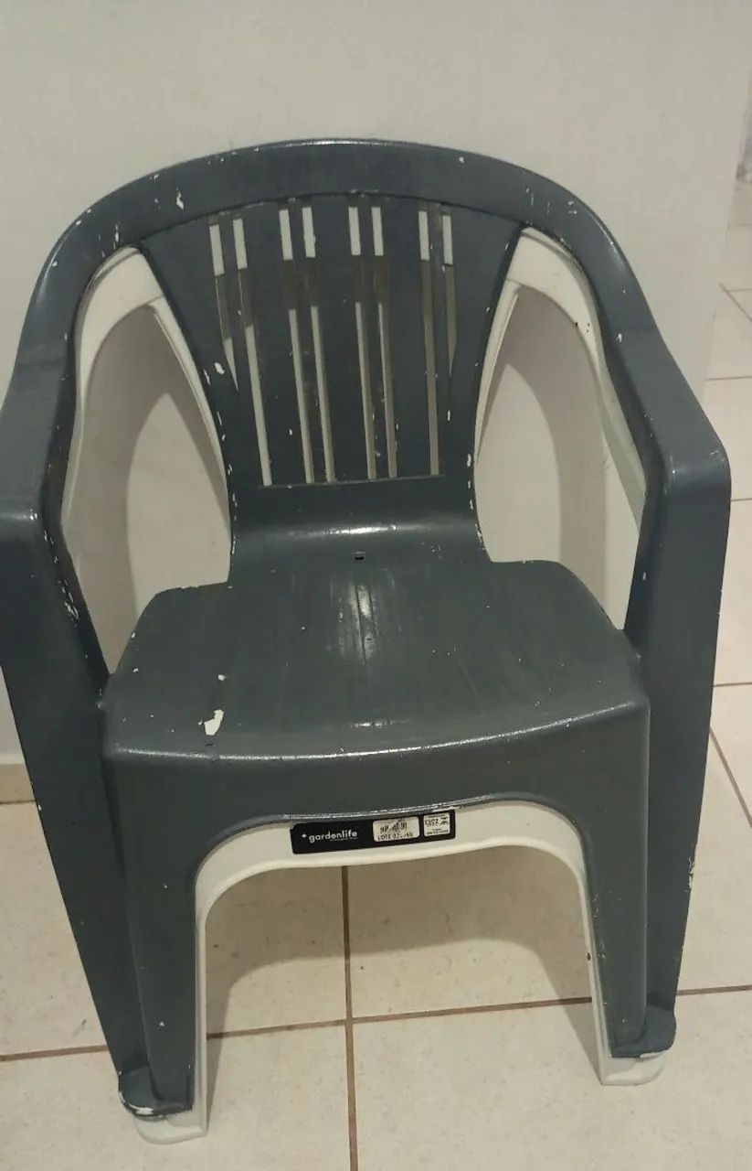 Cadeira de plástico