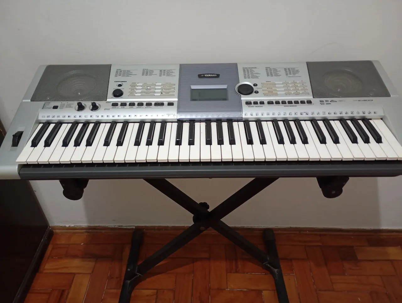 teclado yamaha psr e403