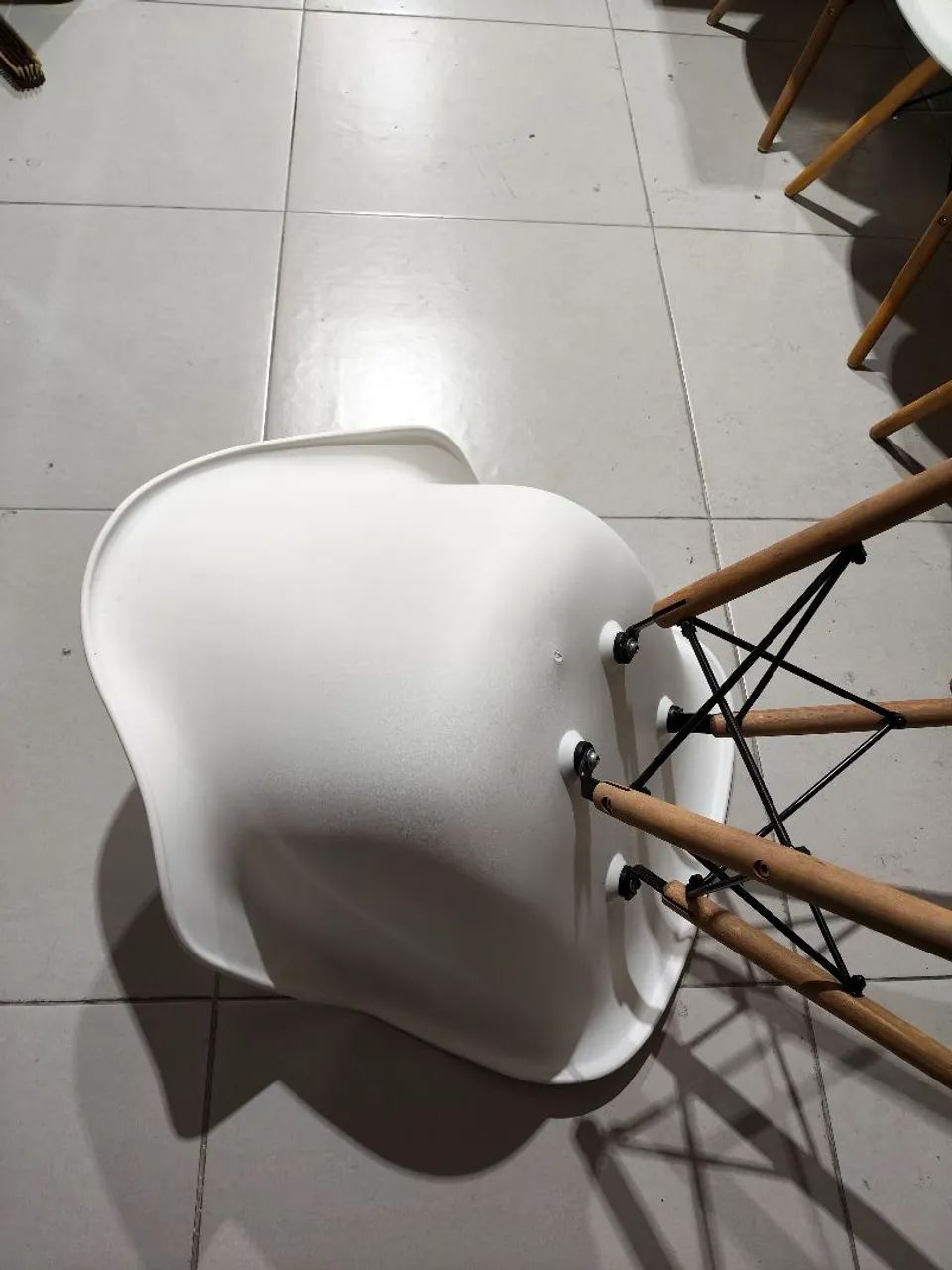 Conjunto de 4 Cadeiras Design Moderno (Estilo Eames) - Foto 4