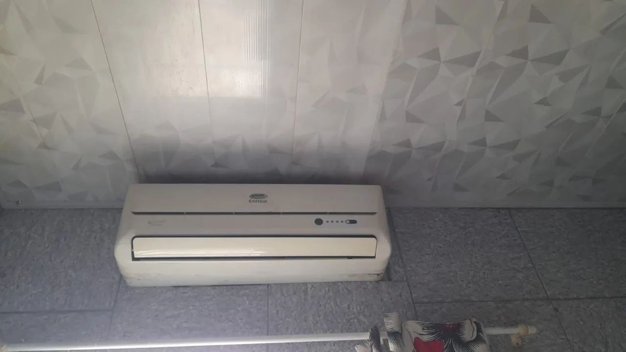 Ar condicionado com grade 