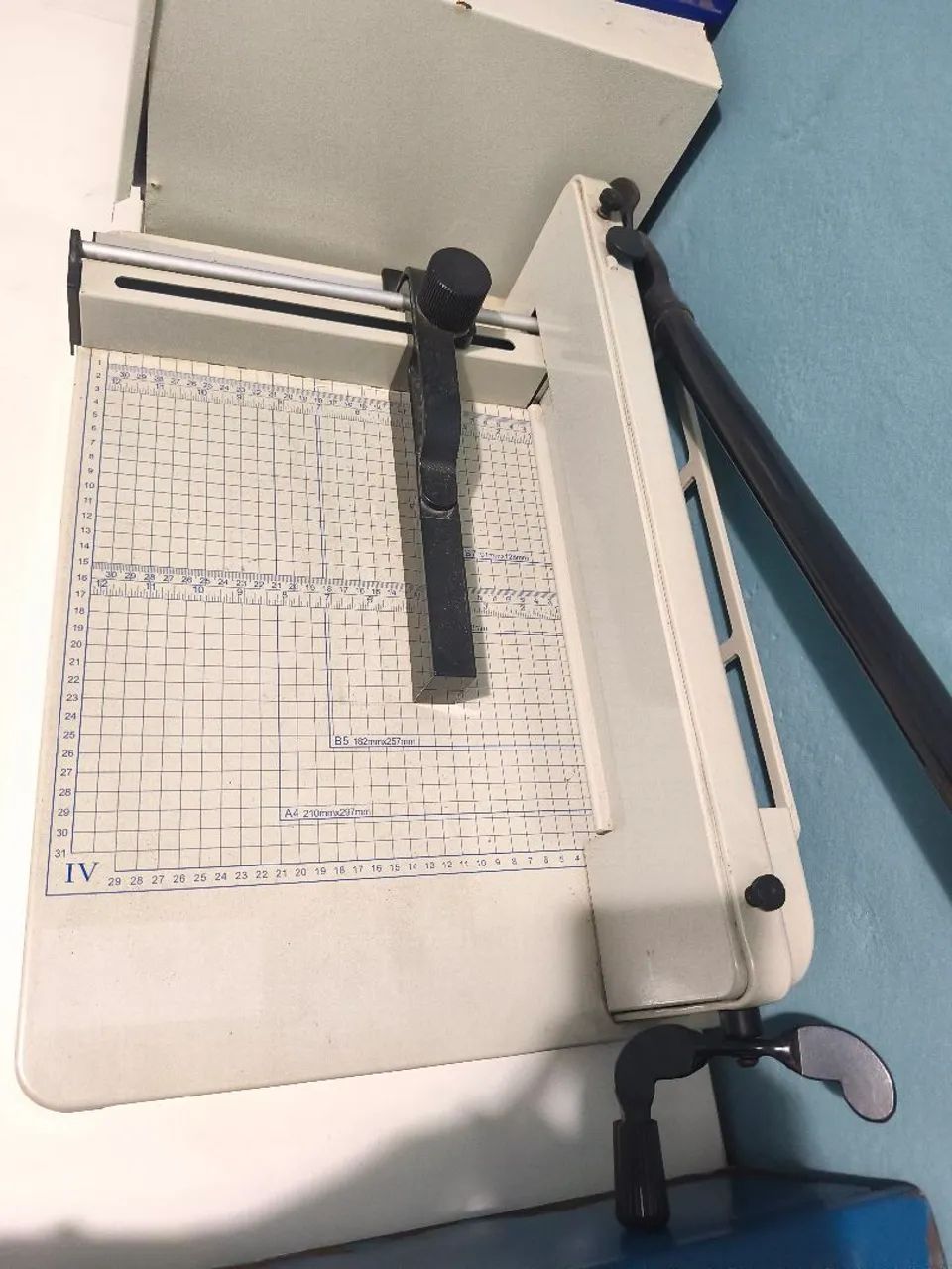 Semi-industrial guillotine for sale