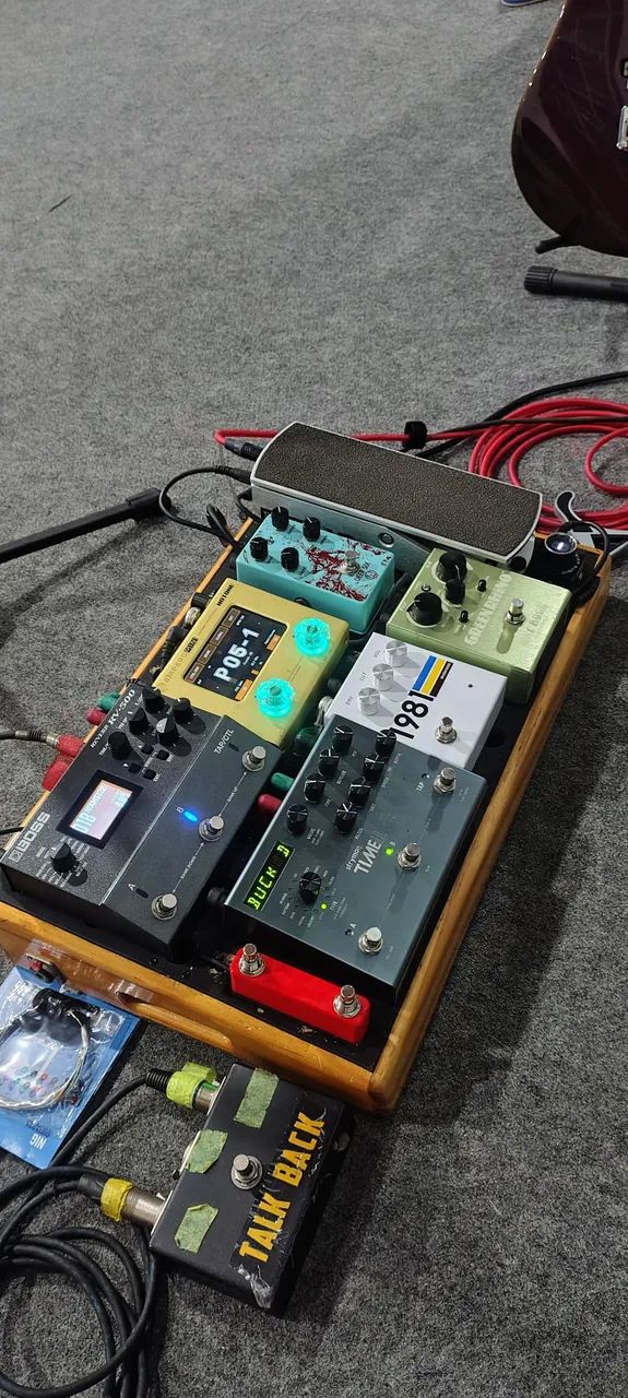 Pedais de guitarra 