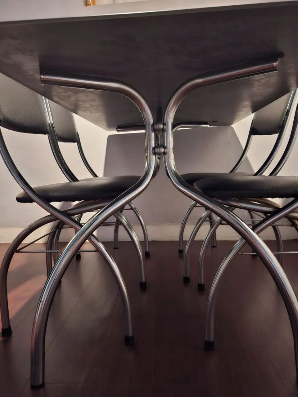 Conjunto de Mesa de vidro com 4 cadeiras - Foto 5